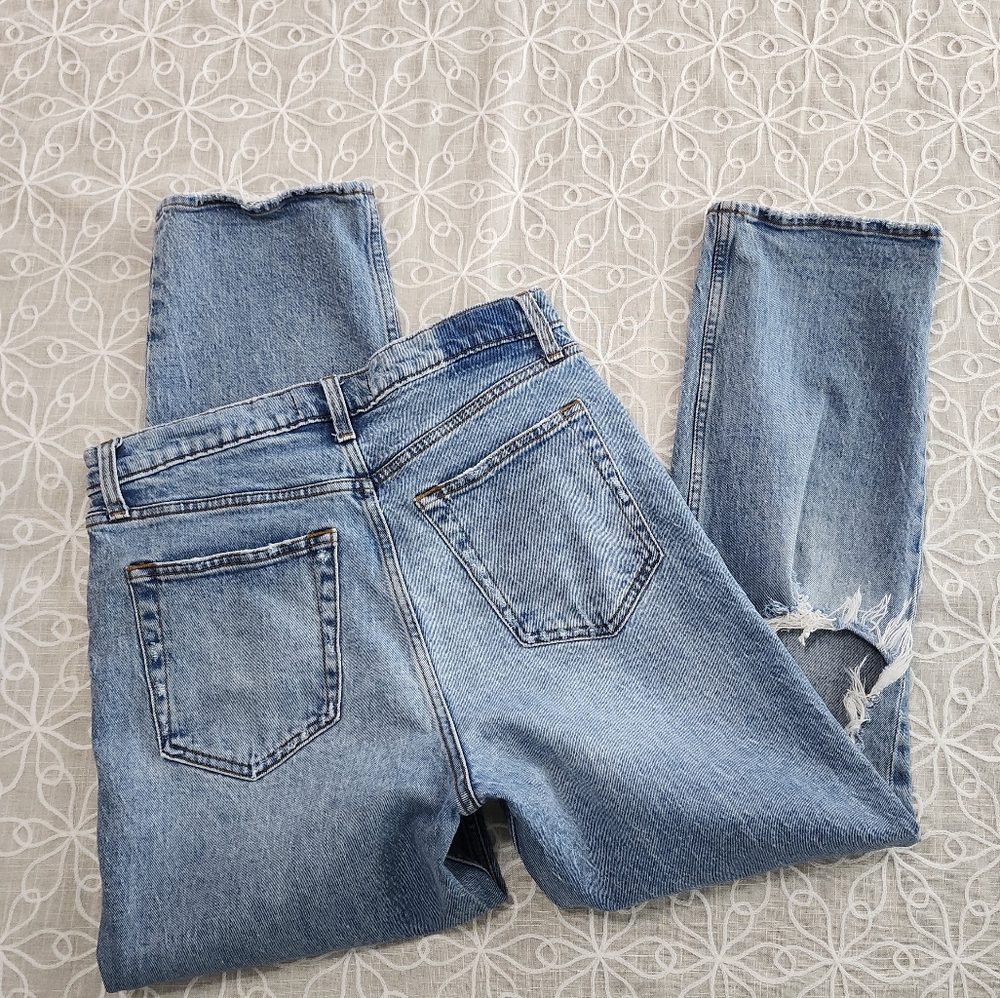 Abercrombie & Fitch 90's Straight  Ultra High Rise Jeans - Picture 3 of 15